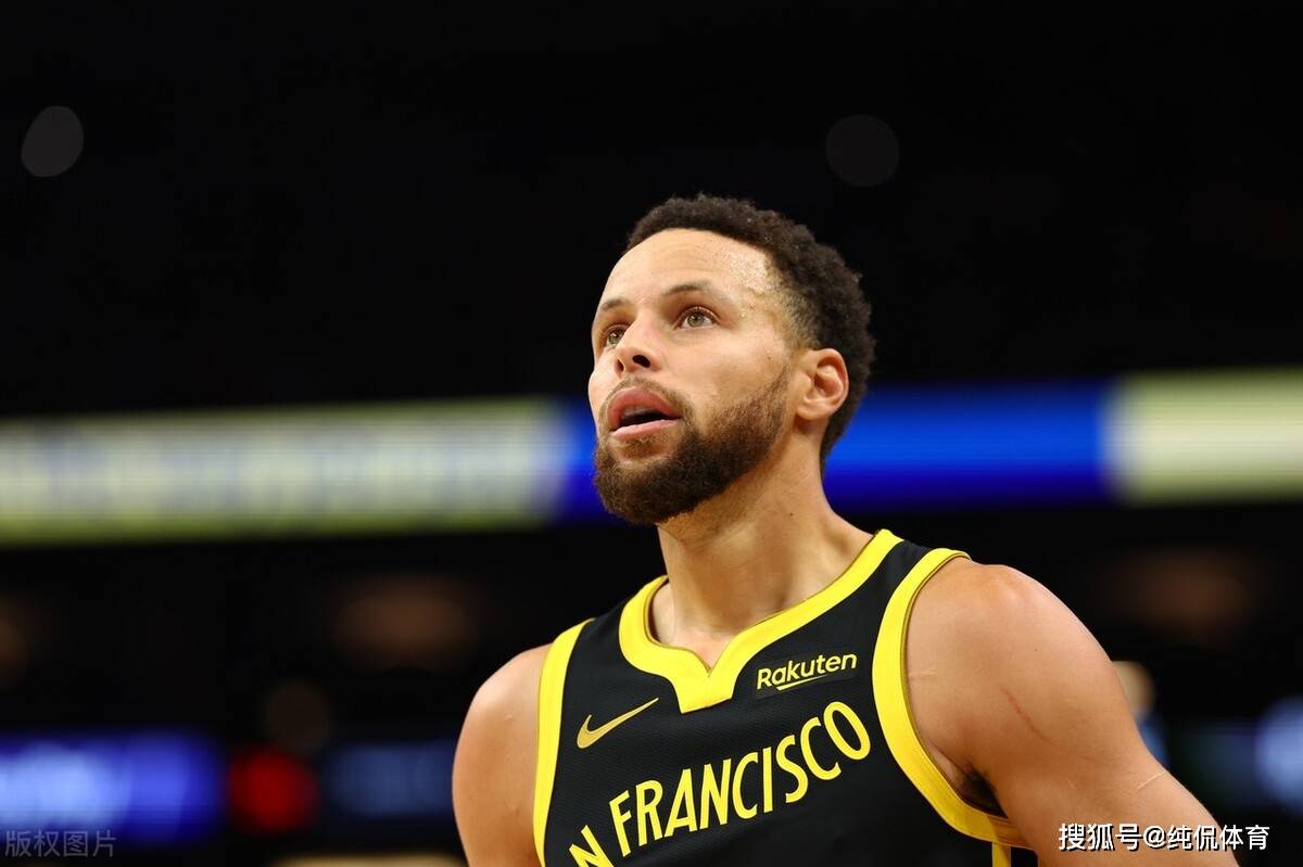 开云中国-字母哥与80激战曼联分钟，刷新纪录胜负难料！，库里焦点对战赢得满堂喝彩-开云中国